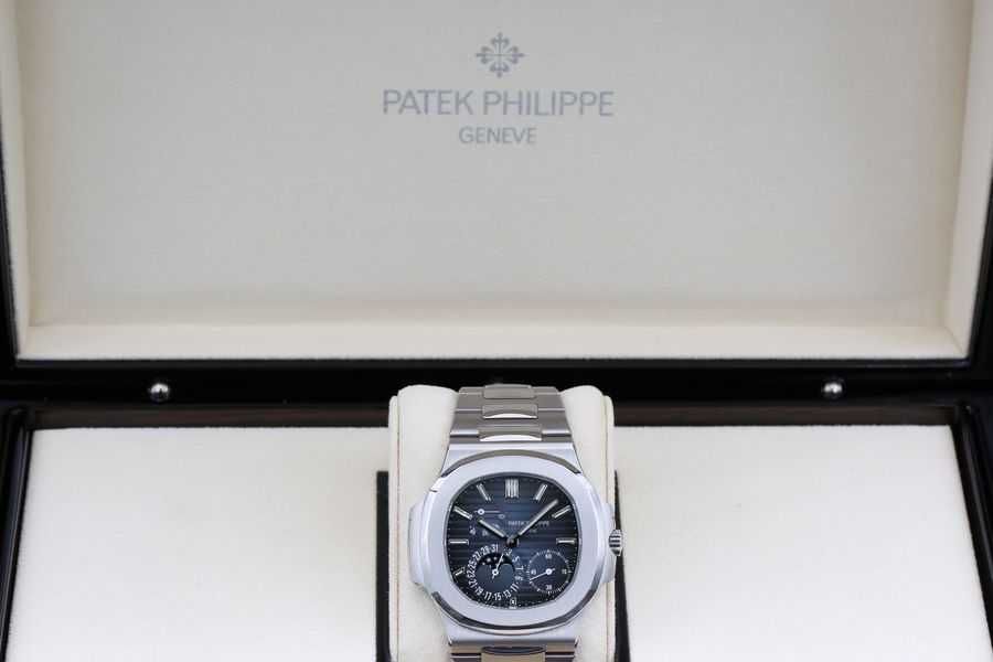 Patek Philippe Nautilus 5712/1A-001